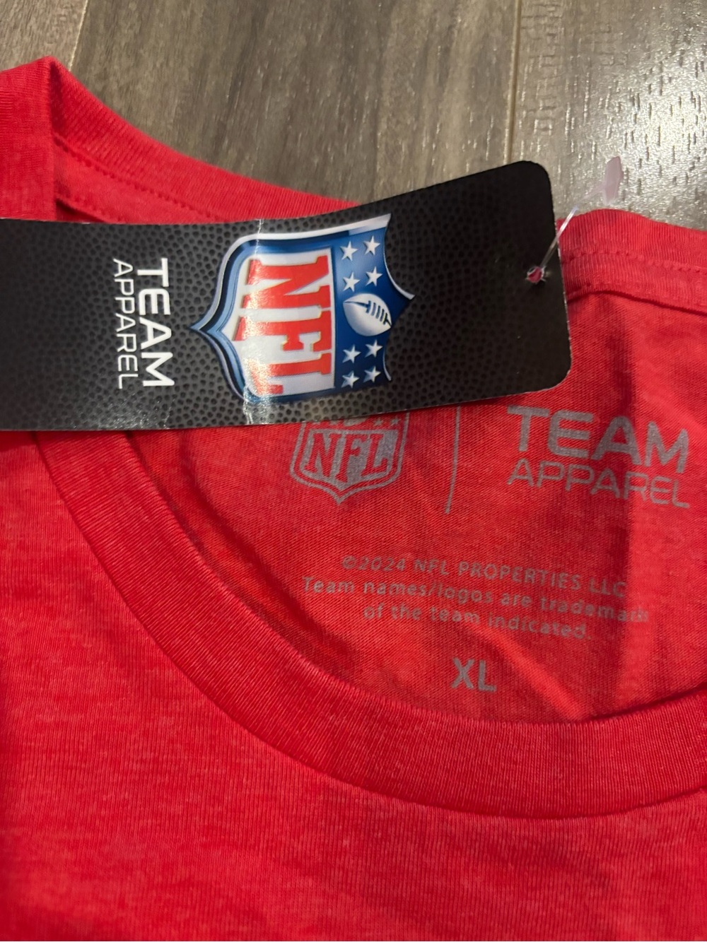 NFL Women's Red Chiefs Graphic Tee with Yellow Lettering - Picture 2 of 2